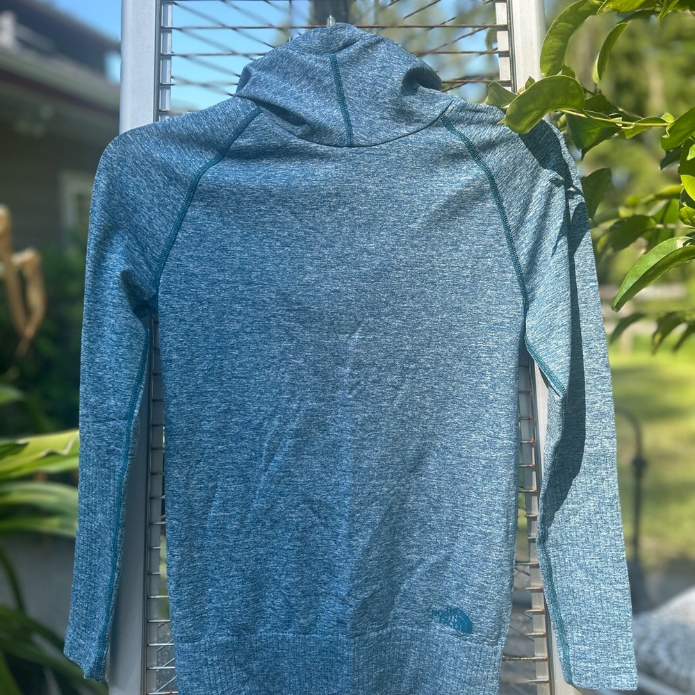 The North Face Heathered Blue Women's Pullover